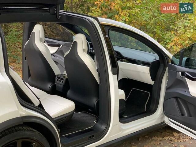 Тесла Модель Х 2019 в Львове на Automoto.ua Белый Тесла Модель Х, объемом двигателя 0 л и пробегом 79 тыс. км за 28500 $, фото 13 на Automoto.ua