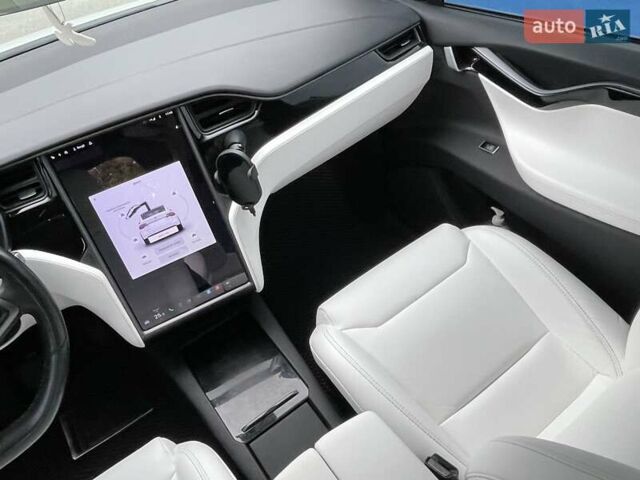 Тесла Модель Х 2019 у Києві на Automoto.ua Білий Тесла Модель Х, об'ємом двигуна 0 л та пробігом 123 тис. км за 33900 $, фото 27 на Automoto.ua