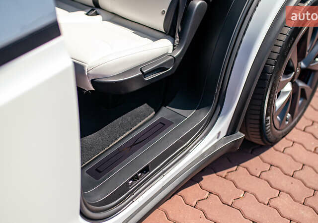 Белый Тесла Модель Х, объемом двигателя 0 л и пробегом 46 тыс. км за 39500 $, фото 75 на Automoto.ua