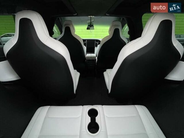 Тесла Модель Х 2019 у Києві на Automoto.ua Білий Тесла Модель Х, об'ємом двигуна 0 л та пробігом 123 тис. км за 33900 $, фото 37 на Automoto.ua