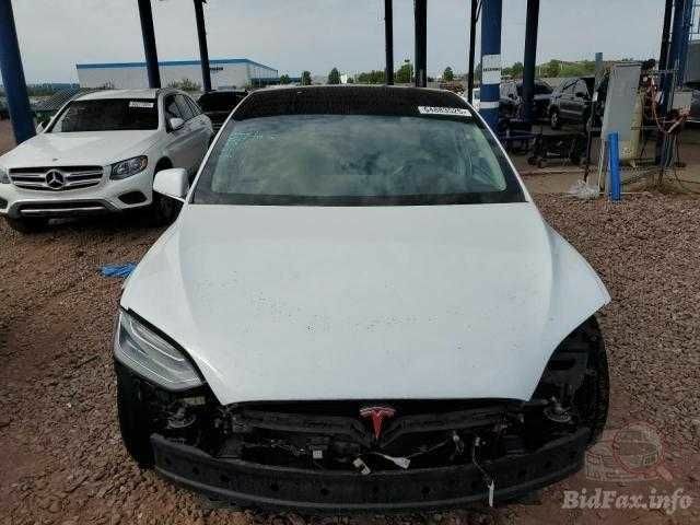 Тесла Модель Х 2019 у Києві на Automoto.ua Білий Тесла Модель Х, об'ємом двигуна 0 л та пробігом 148 тис. км за 21500 $, фото 1 на Automoto.ua