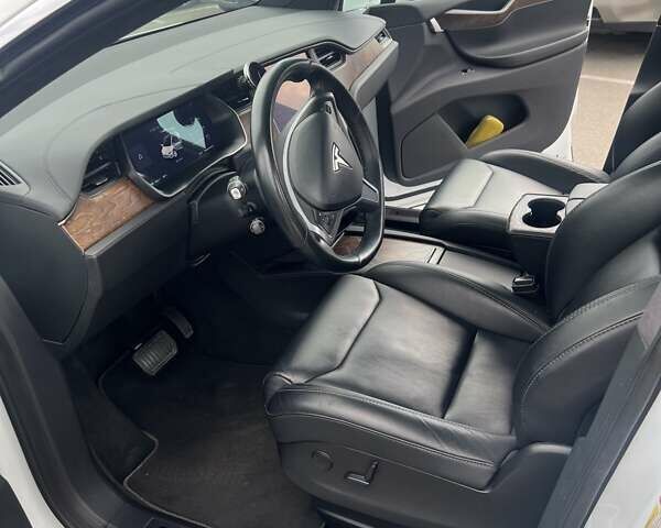 Белый Тесла Модель Х, объемом двигателя 0 л и пробегом 90 тыс. км за 41000 $, фото 13 на Automoto.ua