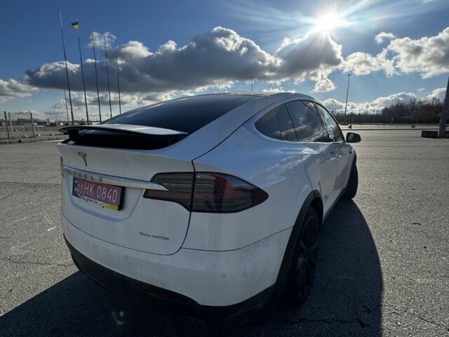 Белый Тесла Модель Х, объемом двигателя 0 л и пробегом 130 тыс. км за 28300 $, фото 4 на Automoto.ua