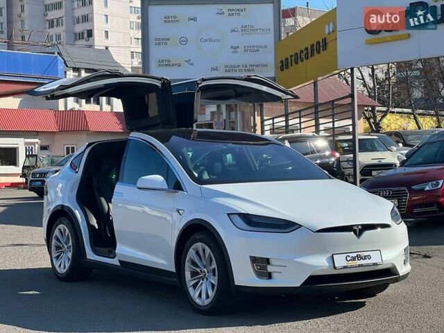 Белый Тесла Модель Х, объемом двигателя 0 л и пробегом 78 тыс. км за 33500 $, фото 13 на Automoto.ua