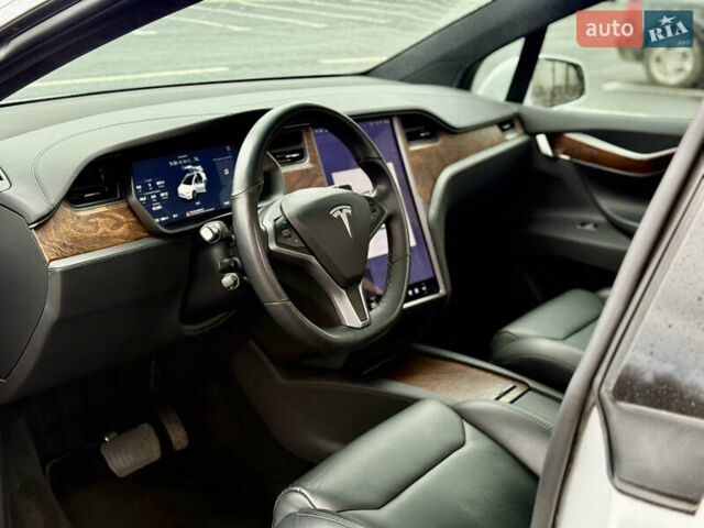 Белый Тесла Модель Х, объемом двигателя 0 л и пробегом 93 тыс. км за 33500 $, фото 18 на Automoto.ua