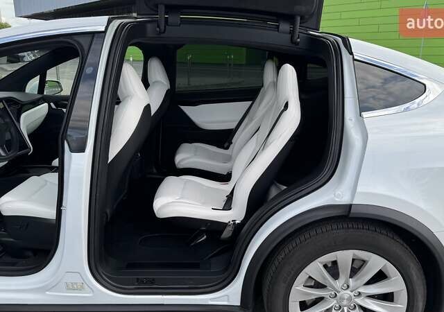 Белый Тесла Модель Х, объемом двигателя 0 л и пробегом 20 тыс. км за 37500 $, фото 23 на Automoto.ua