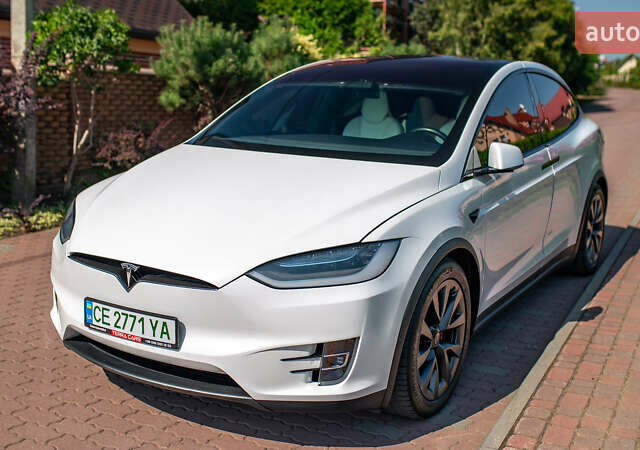 Белый Тесла Модель Х, объемом двигателя 0 л и пробегом 46 тыс. км за 39500 $, фото 2 на Automoto.ua