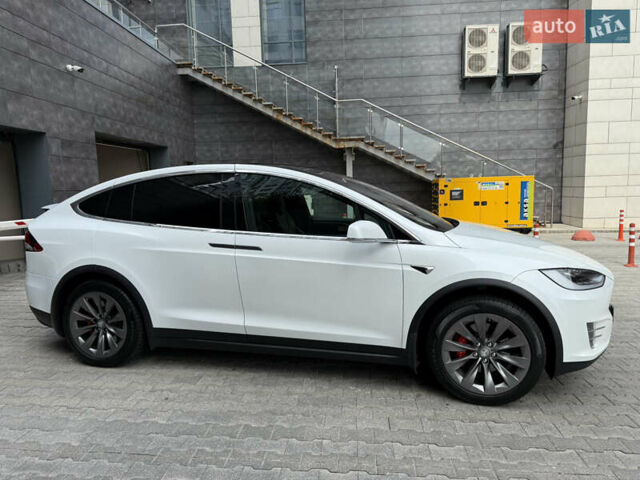 Белый Тесла Модель Х, объемом двигателя 0 л и пробегом 60 тыс. км за 36900 $, фото 21 на Automoto.ua