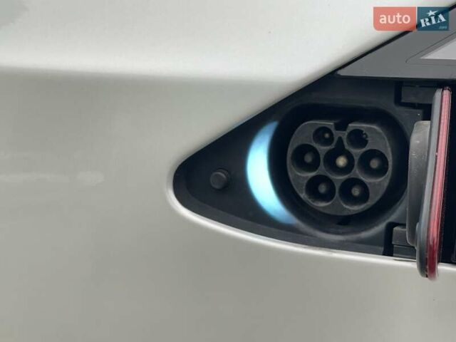 Тесла Модель Х 2019 у Києві на Automoto.ua Білий Тесла Модель Х, об'ємом двигуна 0 л та пробігом 123 тис. км за 33900 $, фото 12 на Automoto.ua
