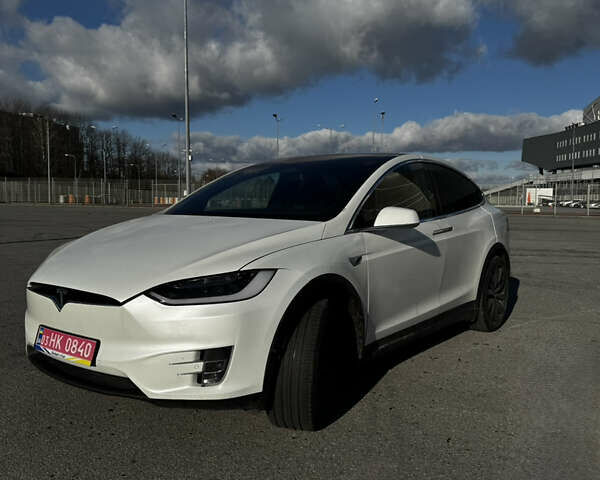 Білий Тесла Модель Х, об'ємом двигуна 0 л та пробігом 130 тис. км за 28300 $, фото 5 на Automoto.ua