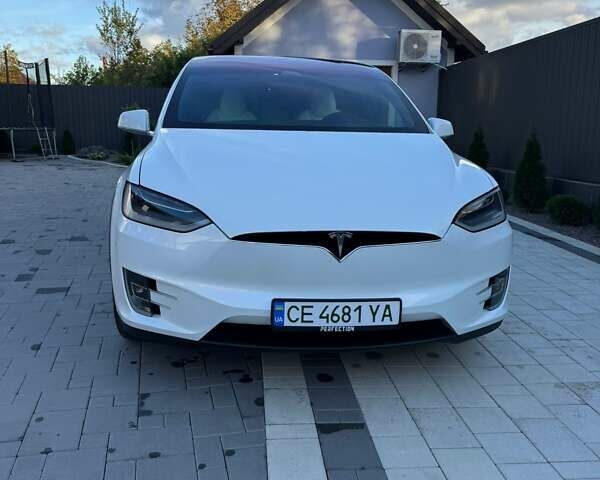 Белый Тесла Модель Х, объемом двигателя 0 л и пробегом 96 тыс. км за 30000 $, фото 6 на Automoto.ua