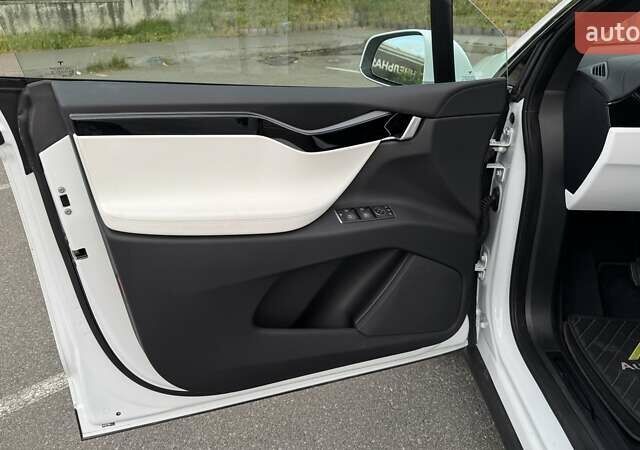 Белый Тесла Модель Х, объемом двигателя 0 л и пробегом 20 тыс. км за 37500 $, фото 18 на Automoto.ua