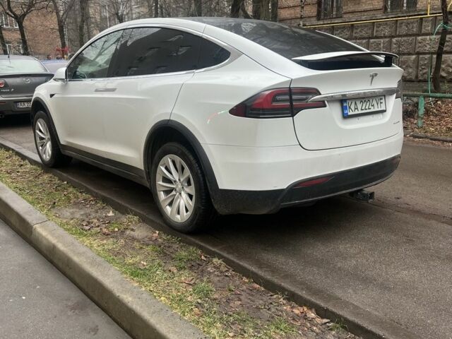 Білий Тесла Модель Х, об'ємом двигуна 0 л та пробігом 300 тис. км за 27800 $, фото 4 на Automoto.ua