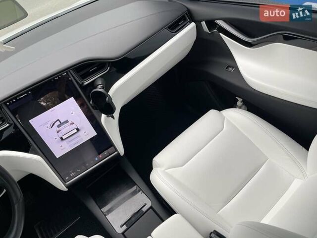 Тесла Модель Х 2019 у Києві на Automoto.ua Білий Тесла Модель Х, об'ємом двигуна 0 л та пробігом 123 тис. км за 33900 $, фото 25 на Automoto.ua