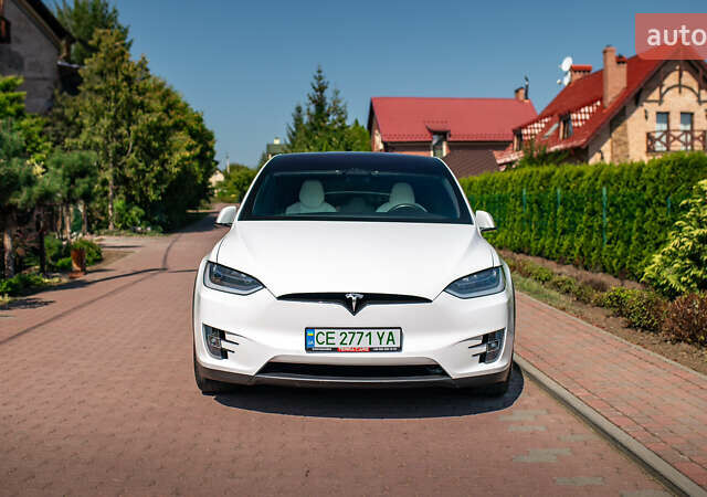 Белый Тесла Модель Х, объемом двигателя 0 л и пробегом 46 тыс. км за 39500 $, фото 5 на Automoto.ua