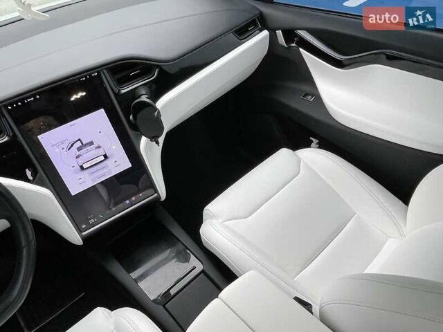 Тесла Модель Х 2019 у Києві на Automoto.ua Білий Тесла Модель Х, об'ємом двигуна 0 л та пробігом 123 тис. км за 33900 $, фото 26 на Automoto.ua