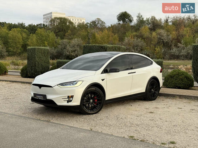 Білий Тесла Модель Х, об'ємом двигуна 0 л та пробігом 32 тис. км за 27999 $, фото 2 на Automoto.ua
