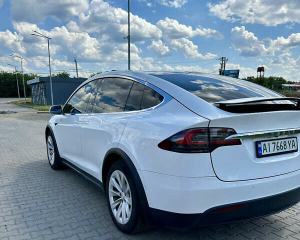 Белый Тесла Модель Х, объемом двигателя 0 л и пробегом 110 тыс. км за 29000 $, фото 4 на Automoto.ua