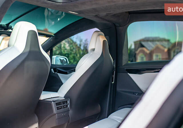 Белый Тесла Модель Х, объемом двигателя 0 л и пробегом 46 тыс. км за 39500 $, фото 48 на Automoto.ua