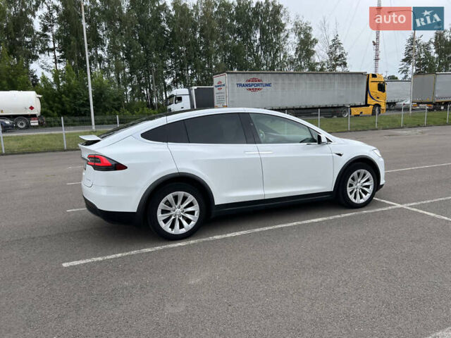 Белый Тесла Модель Х, объемом двигателя 0 л и пробегом 18 тыс. км за 35500 $, фото 6 на Automoto.ua