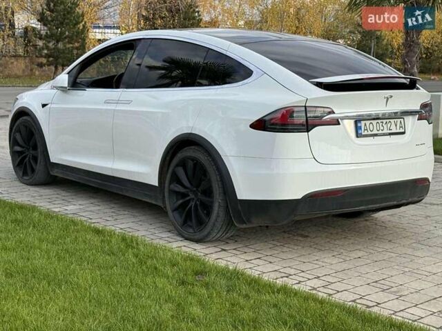 Белый Тесла Модель Х, объемом двигателя 0 л и пробегом 58 тыс. км за 33000 $, фото 16 на Automoto.ua