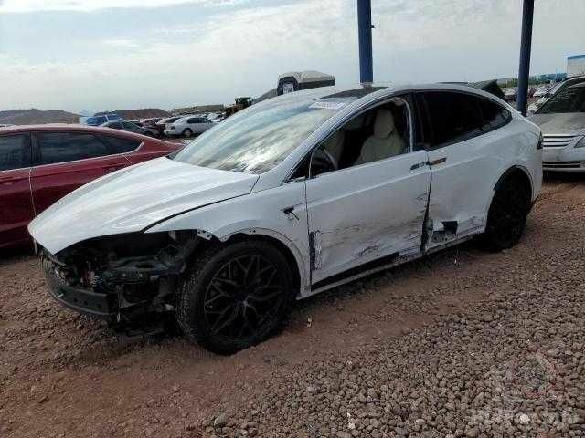 Тесла Модель Х 2019 у Києві на Automoto.ua Білий Тесла Модель Х, об'ємом двигуна 0 л та пробігом 148 тис. км за 21500 $, фото 2 на Automoto.ua