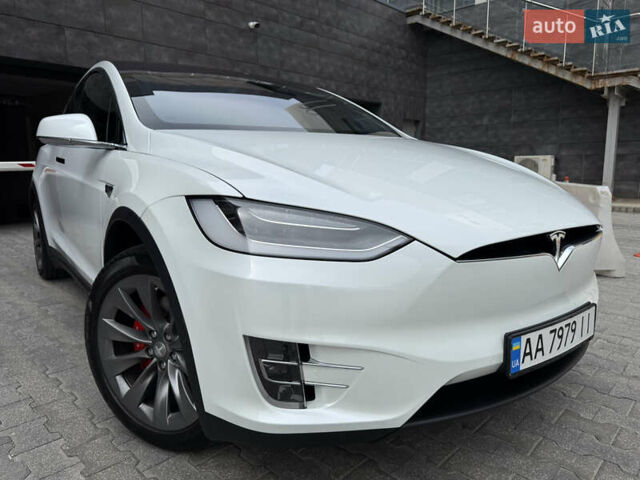 Белый Тесла Модель Х, объемом двигателя 0 л и пробегом 60 тыс. км за 36900 $, фото 9 на Automoto.ua