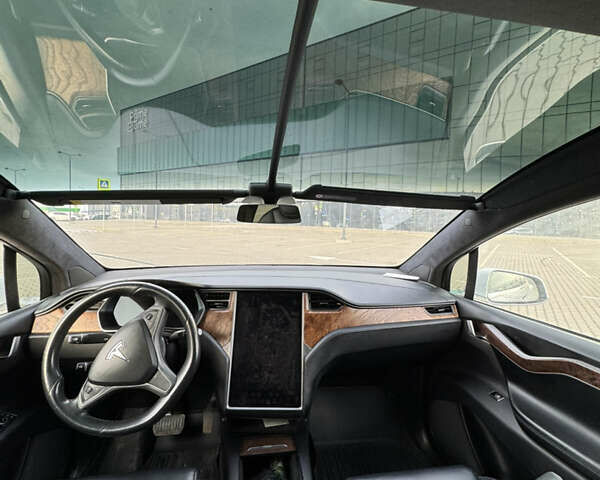 Білий Тесла Модель Х, об'ємом двигуна 0 л та пробігом 132 тис. км за 26999 $, фото 11 на Automoto.ua