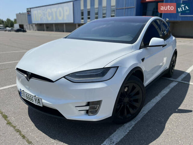 Белый Тесла Модель Х, объемом двигателя 0 л и пробегом 100 тыс. км за 33300 $, фото 2 на Automoto.ua