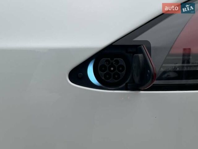 Тесла Модель Х 2019 у Києві на Automoto.ua Білий Тесла Модель Х, об'ємом двигуна 0 л та пробігом 123 тис. км за 33900 $, фото 13 на Automoto.ua