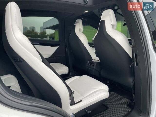 Тесла Модель Х 2019 у Києві на Automoto.ua Білий Тесла Модель Х, об'ємом двигуна 0 л та пробігом 123 тис. км за 33900 $, фото 32 на Automoto.ua