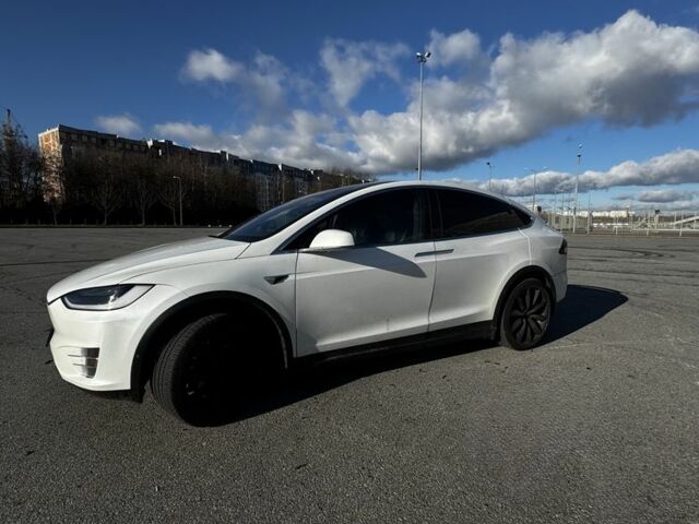 Белый Тесла Модель Х, объемом двигателя 0 л и пробегом 130 тыс. км за 28300 $, фото 2 на Automoto.ua