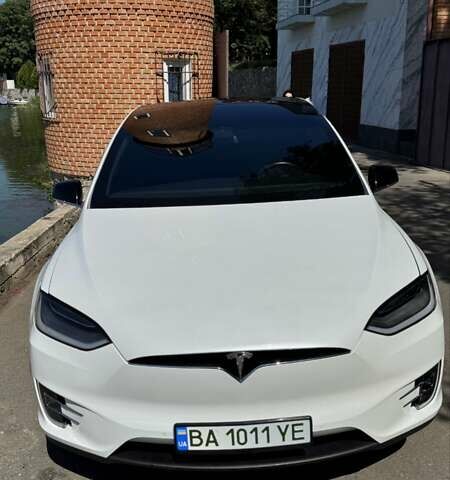 Белый Тесла Модель Х, объемом двигателя 0 л и пробегом 85 тыс. км за 28777 $, фото 24 на Automoto.ua