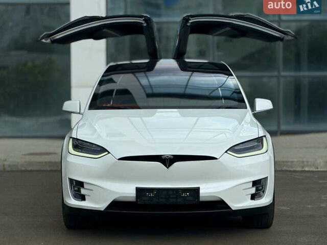 Білий Тесла Модель Х, об'ємом двигуна 0 л та пробігом 32 тис. км за 38000 $, фото 2 на Automoto.ua