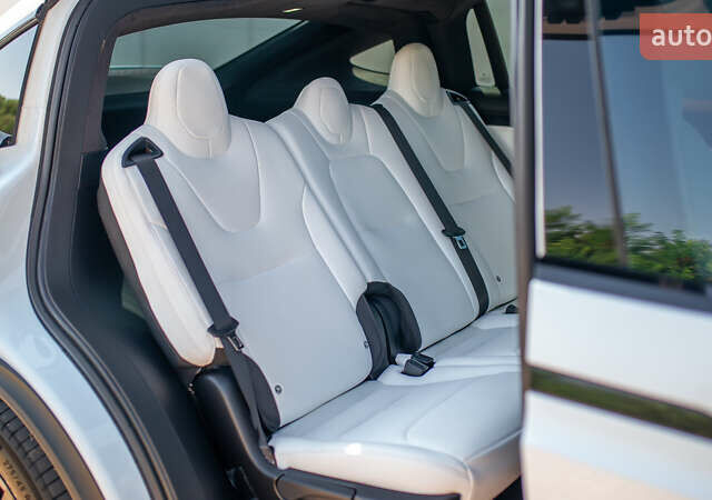 Белый Тесла Модель Х, объемом двигателя 0 л и пробегом 46 тыс. км за 39500 $, фото 65 на Automoto.ua