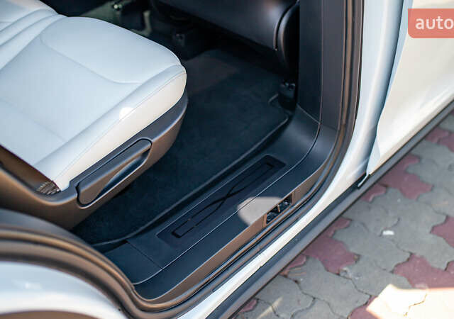 Белый Тесла Модель Х, объемом двигателя 0 л и пробегом 46 тыс. км за 39500 $, фото 66 на Automoto.ua