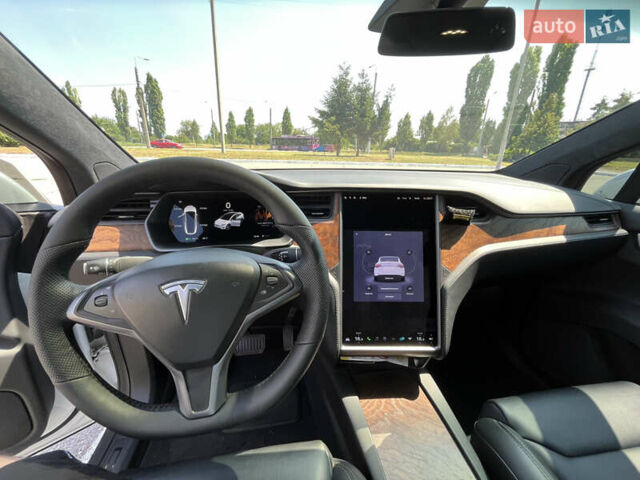 Белый Тесла Модель Х, объемом двигателя 0 л и пробегом 100 тыс. км за 33300 $, фото 7 на Automoto.ua