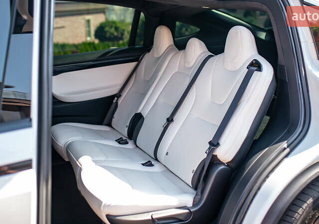 Белый Тесла Модель Х, объемом двигателя 0 л и пробегом 46 тыс. км за 39500 $, фото 38 на Automoto.ua