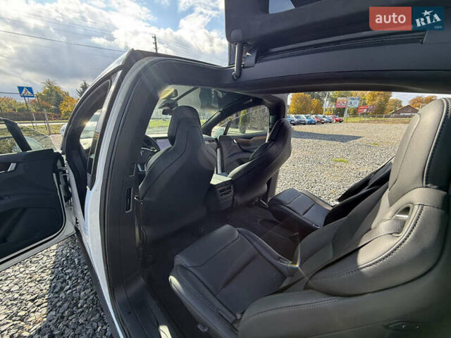 Белый Тесла Модель Х, объемом двигателя 0 л и пробегом 93 тыс. км за 35700 $, фото 27 на Automoto.ua