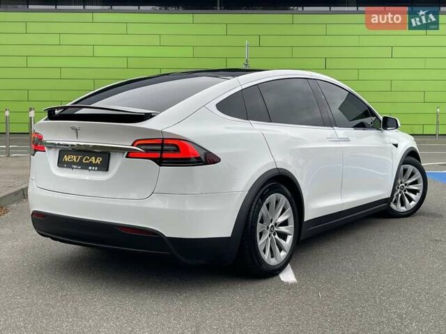 Тесла Модель Х 2019 у Києві на Automoto.ua Білий Тесла Модель Х, об'ємом двигуна 0 л та пробігом 123 тис. км за 33900 $, фото 10 на Automoto.ua