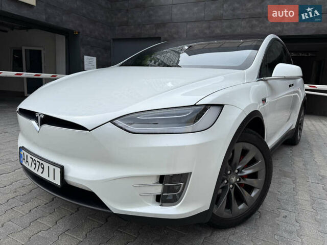 Белый Тесла Модель Х, объемом двигателя 0 л и пробегом 60 тыс. км за 39500 $, фото 5 на Automoto.ua