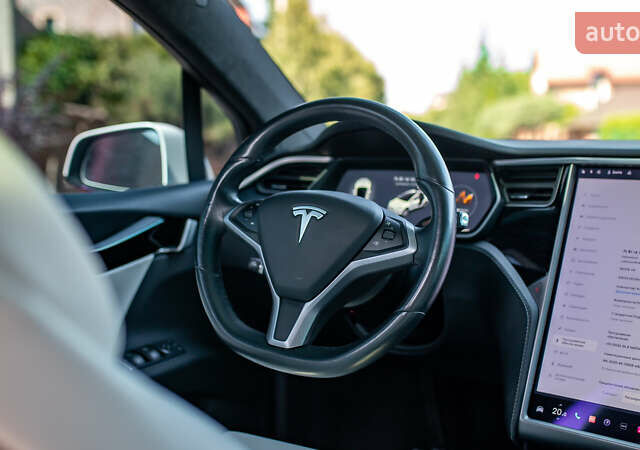 Белый Тесла Модель Х, объемом двигателя 0 л и пробегом 46 тыс. км за 39500 $, фото 44 на Automoto.ua