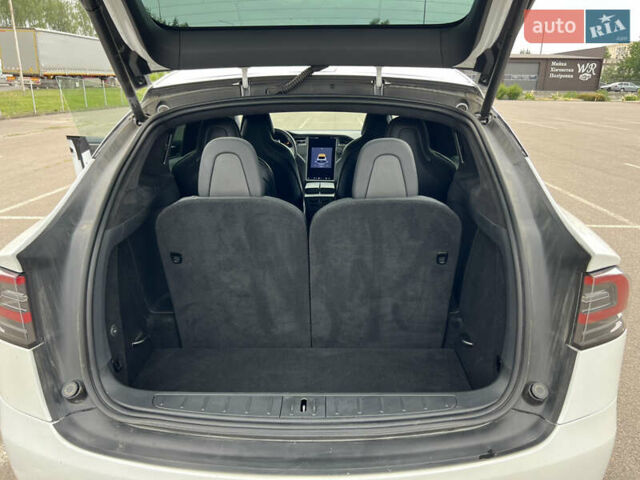 Белый Тесла Модель Х, объемом двигателя 0 л и пробегом 21 тыс. км за 28700 $, фото 16 на Automoto.ua