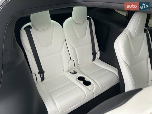Тесла Модель Х 2019 у Києві на Automoto.ua Білий Тесла Модель Х, об'ємом двигуна 0 л та пробігом 123 тис. км за 33900 $, фото 35 на Automoto.ua
