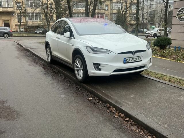 Білий Тесла Модель Х, об'ємом двигуна 0 л та пробігом 300 тис. км за 27800 $, фото 1 на Automoto.ua