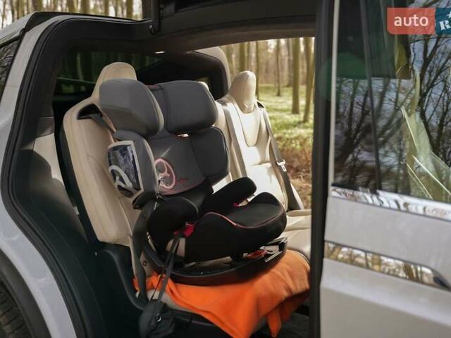 Білий Тесла Модель Х, об'ємом двигуна 0 л та пробігом 160 тис. км за 39999 $, фото 5 на Automoto.ua