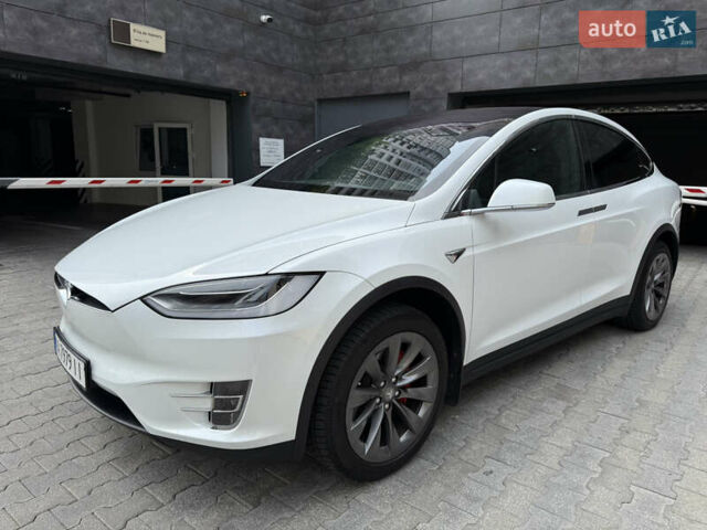 Белый Тесла Модель Х, объемом двигателя 0 л и пробегом 60 тыс. км за 39500 $, фото 19 на Automoto.ua