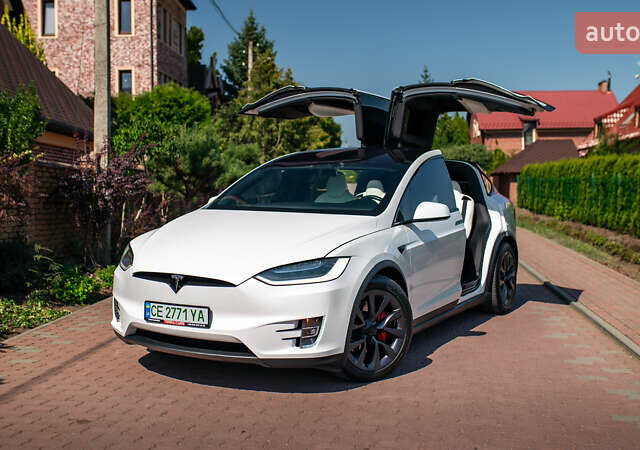 Белый Тесла Модель Х, объемом двигателя 0 л и пробегом 46 тыс. км за 39500 $, фото 12 на Automoto.ua