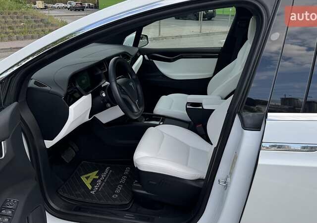 Белый Тесла Модель Х, объемом двигателя 0 л и пробегом 20 тыс. км за 37500 $, фото 19 на Automoto.ua
