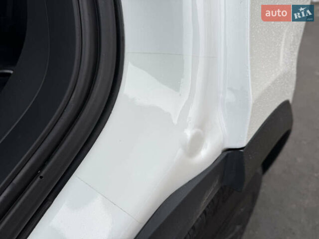 Белый Тесла Модель Х, объемом двигателя 0 л и пробегом 93 тыс. км за 33500 $, фото 33 на Automoto.ua